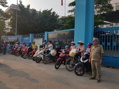 Nét đẹp Văn hóa giao thông của Phụ huynh học sinh trường Tiểu học Phú Hòa 3