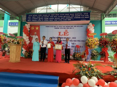 Lễ tổng kết năm học 2021-2022 và đón bằng công nhận trường Tiểu học Phú Hòa 3 đạt chuẩn Quốc Gia mức độ 1, đạt kiểm định chất lượng giáo dục cấp độ 2
