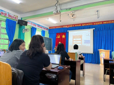 Trường Tiểu học Phú Hòa 3 tham dự tập huấn ứng dụng Trí tuệ nhân tạo (AI) trong công tác giảng dạy cho giáo viên