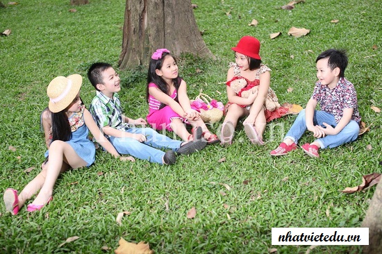 Kỹ năng sống là những trải nghiệm có hiệu quả nhất, giúp giải quyết hoặc đáp ứng các nhu cầu cụ thể, trong suốt quá trình tồn tại và phát triển của con người.